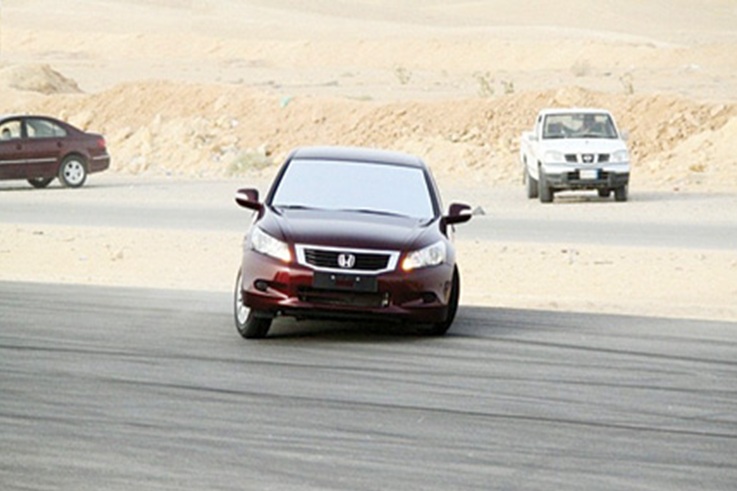 إجابة سؤال هي مخالفة تجعل السيارة تنزلق ومكونة من خمس احرف ؟