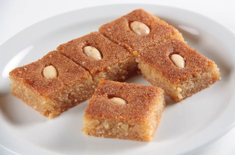 جواب ما من حلويات شامية مشهورة مكونة من خمس حروف ؟