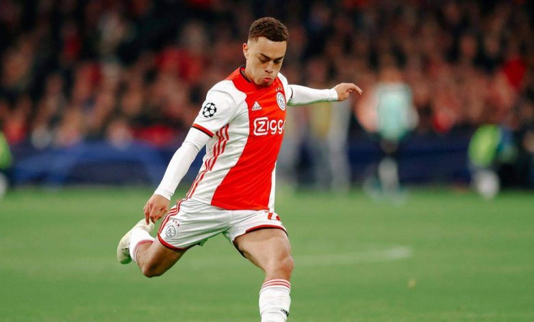 توضيح موعد إعلان برشلونة عن صفقة ديست