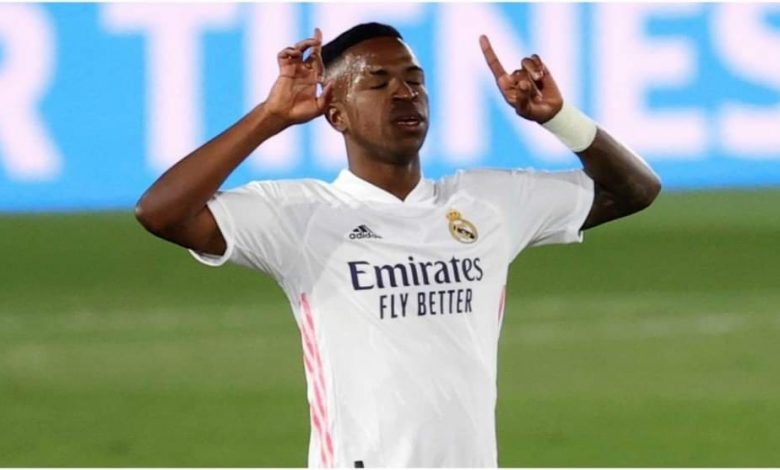 فينيسيوس يُبدي انطباعه حول الفوز الصعب أمام بلد الوليد