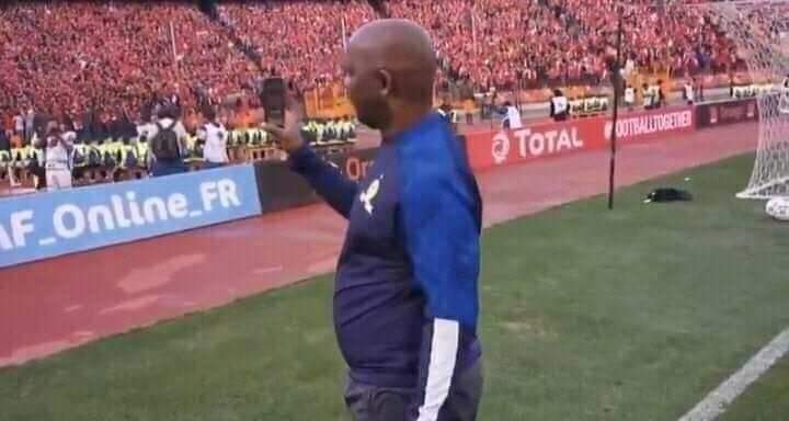 عندما إنبهر موسيماني بهتافات جماهير الأهلي في مشهد تاريخي.. فيديو‏