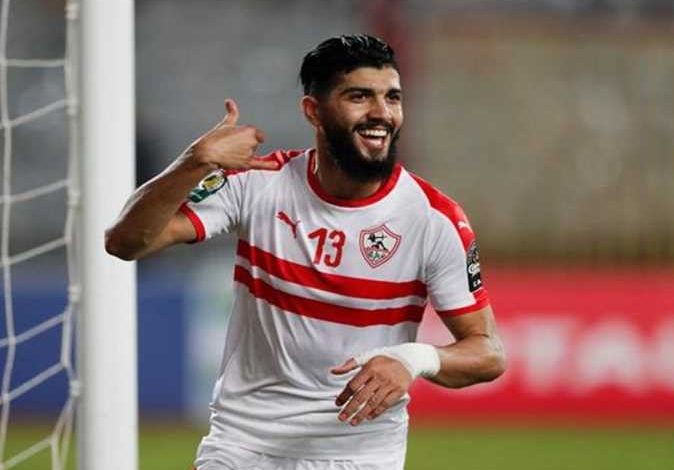 طرد فرجاني ساسي بعد الاشتباك مع حكم مباراة الزمالك والمصري.. صورة