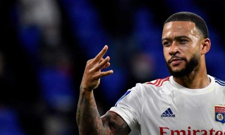 المدير الرياضي لـ ليون: ديباي يمكن أن يوقع لبرشلونة غدًا