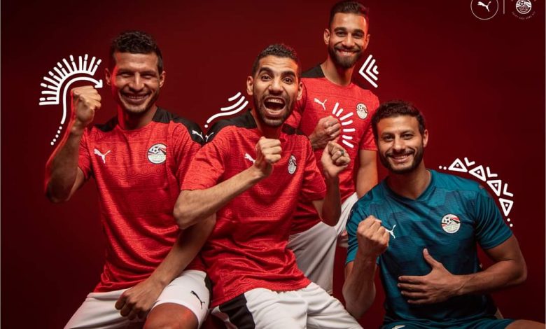 بحضور مؤمن زكريا.. اتحاد الكرة يكشف عن القميص الجديد لمنتخب مصر