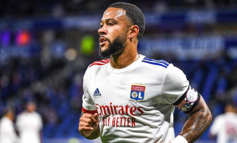 رئيس ليون يبدي إحباطه لفشل انتقال ديباي لـ برشلونة