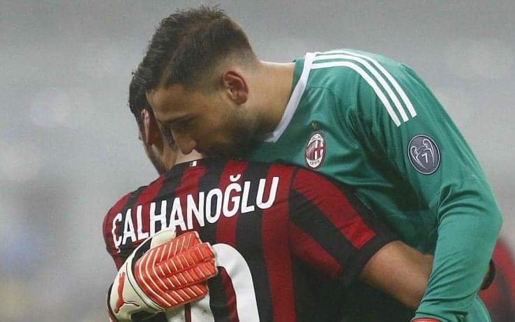 ميلان واثق من تجديد عقديّ دوناروما وتشالهان أوغلو