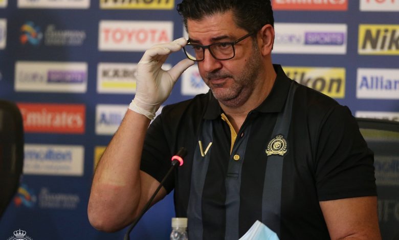 إعلامي سعودي يهاجم فيتوريا ويحدد شروط استمراره مع النصر