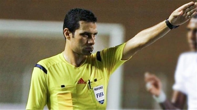 قبل صدام الليلة.. ماذا يفعل الأهلي وبيراميدز مع صافرة محمود البنا؟