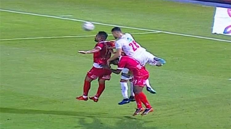 خالد الغندور ينشر فيديو مثير حول استحقاق الحرس ركلة جزاء ضد الزمالك