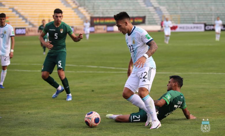 لاوتارو يشيد بزملائه في الأرجنتين بعد فك عقدة ملعب بوليفيا