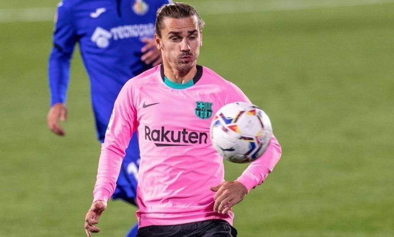 برشلونة يحسم موقفه من بيع غريزمان في يناير