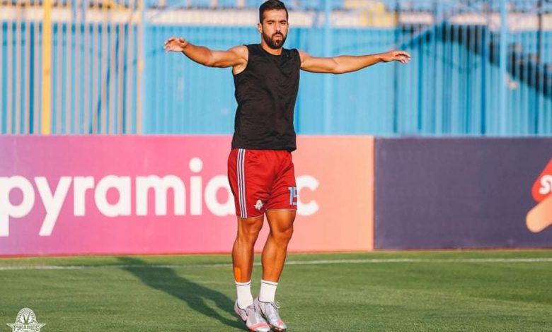 مشادة عنيفة بين عبدالله السعيد ومدرب بيراميدز