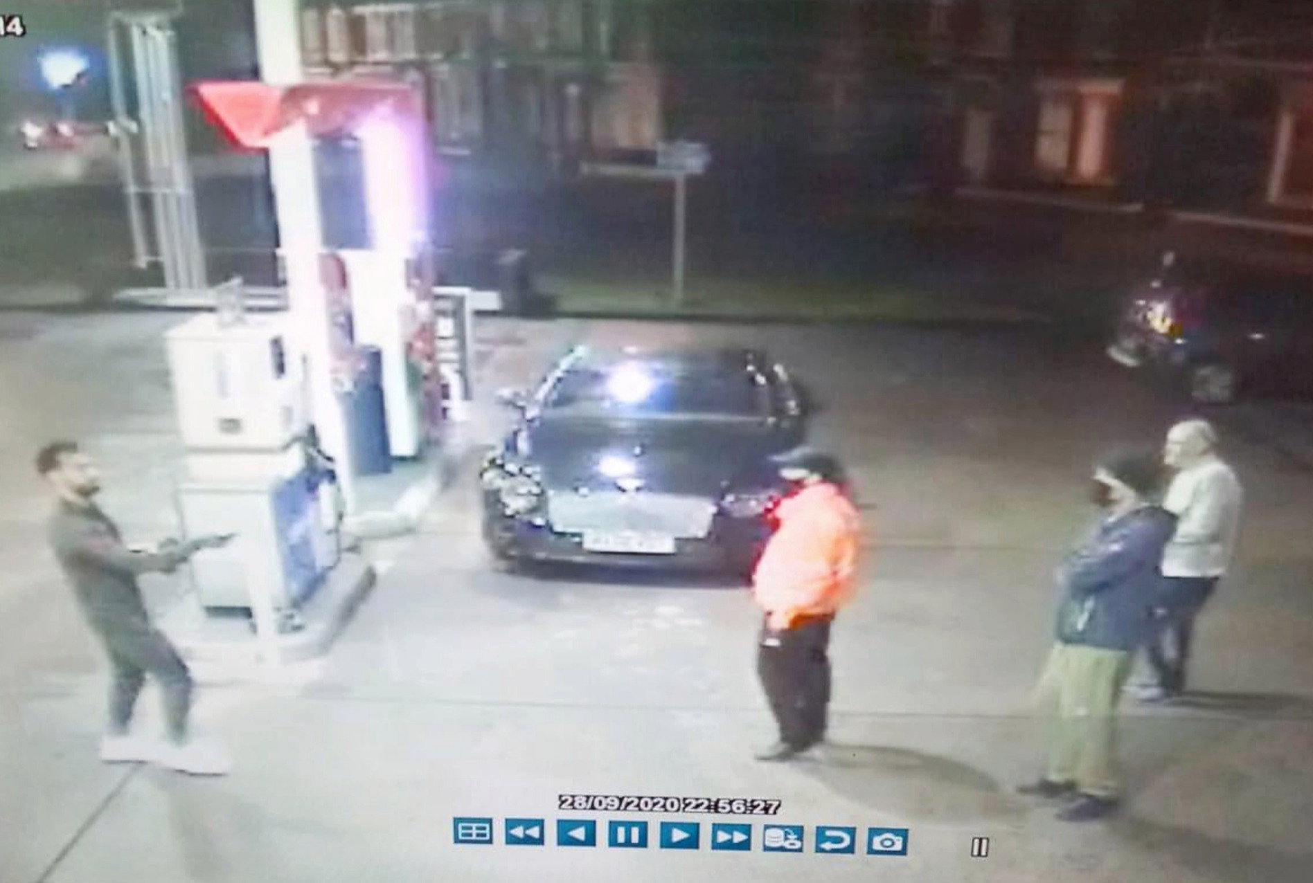 وقع الحادث في محطة وقود ليست بعيدة عن أنفيلد الأسبوع الماضي.