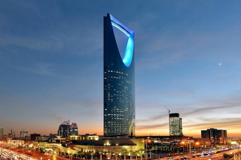 برج الفيصلية بالرياض يشهد حدثا غير مسبوق