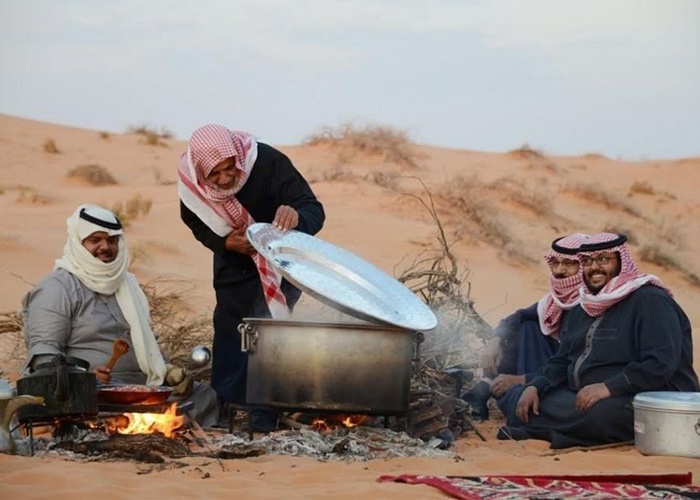 الشتاء فصل الرحلات البحرية والتخييم في الصحراء السعودية | | جريدة العرب