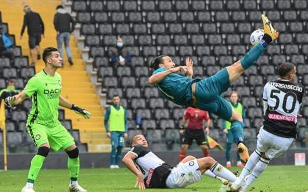 إبراهيموفيتش: أشعر بالشباب في ميلان.. ويعلق على هدفه أمام أودينيزي