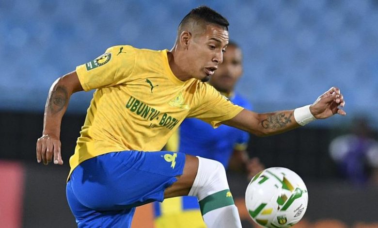 شوبير يكشف انتهاء تطورات مفاوضات الأهلي لضم سيرينو