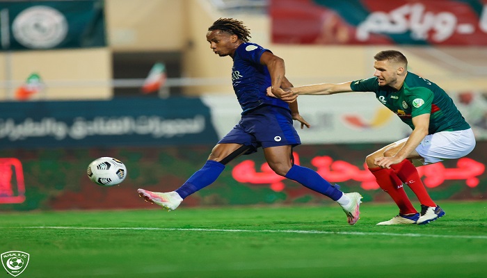 الهلال يستعيد صدارة الدوري السعودي بثنائية في شباك الاتفاق ‏