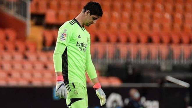 كورتوا بعد رباعية فالنسيا: يجب علينا وضع هذه المباراة وراءنا