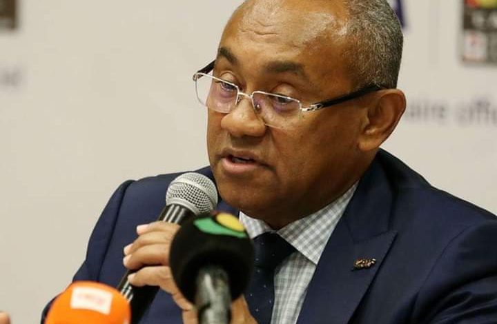 أبرزها ” رشاوي وفساد مالي”تفاصيل طرد أحمد أحمد من الكاف