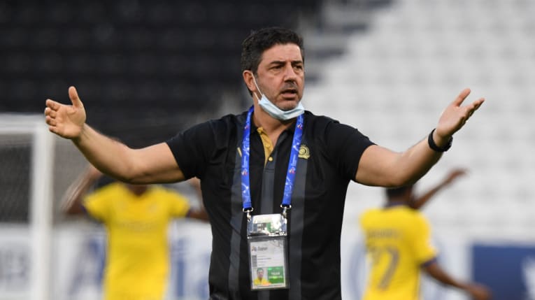 إصابة مدرب المنتخب السعودي النصر بفيروس كورونا. إصابة مدرب المنتخب السعودي النصر بفيروس كورونا.