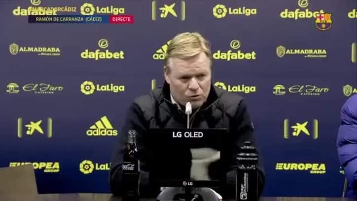 كومان يعترف بصعوبة فوز برشلونة بالليغا بعد الخسارة أمام قادش