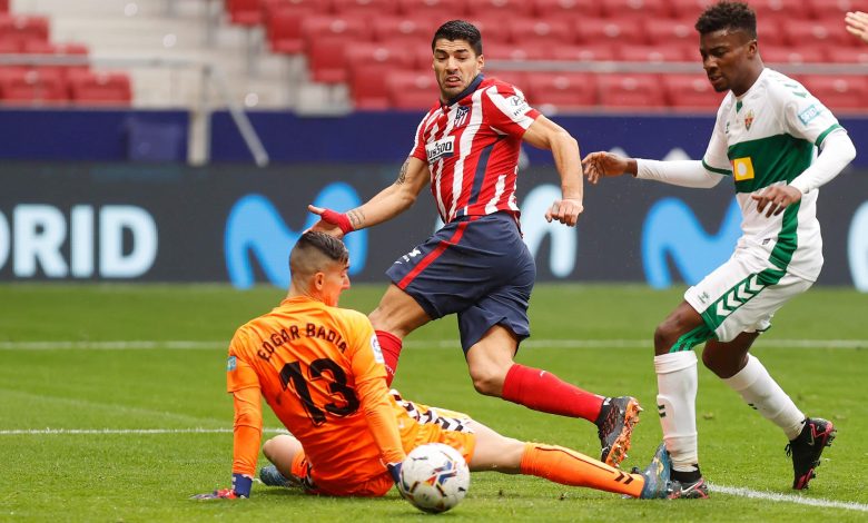 سواريز يقود أتلتيكو مدريد لتخطي إلتشي في الليغا