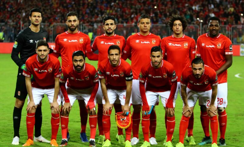 وليد أزارو يقود هجوم الأهلي أمام الطلائع. فريق النادي الاهلي