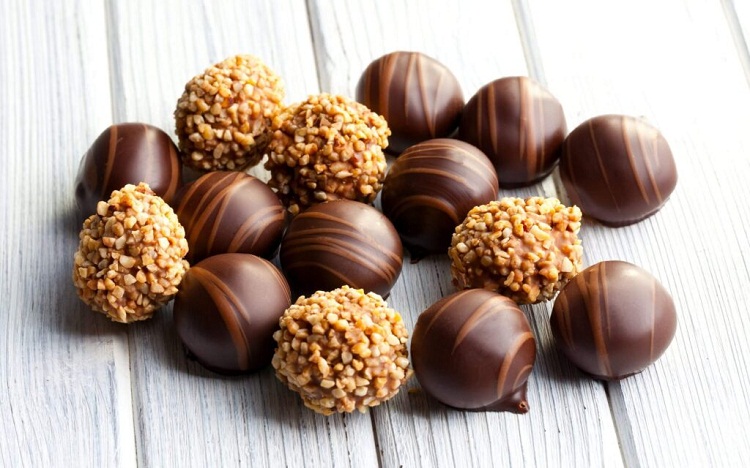 كرات الكوكيز برقائق الشوكولاتة