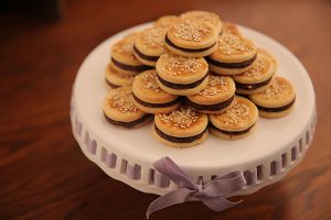 طبقة معمول بالتمر